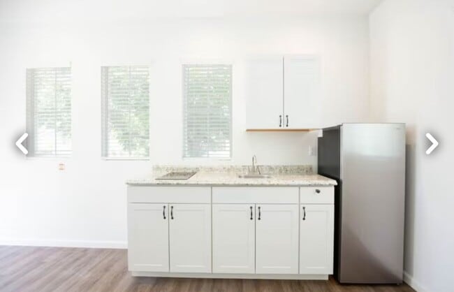 Building Photo - 40189 Julianne Dr