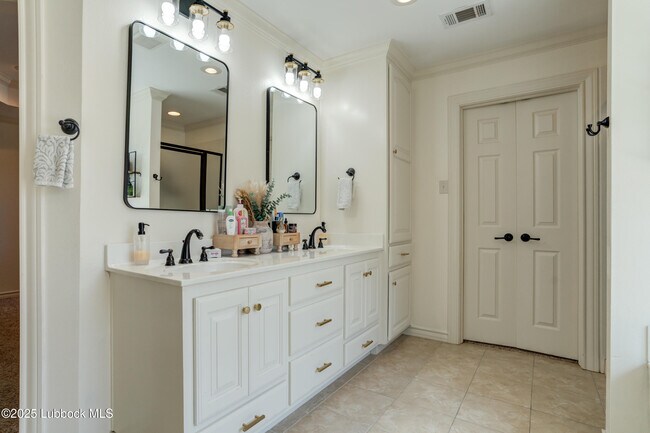 Building Photo - 5512 103rd St