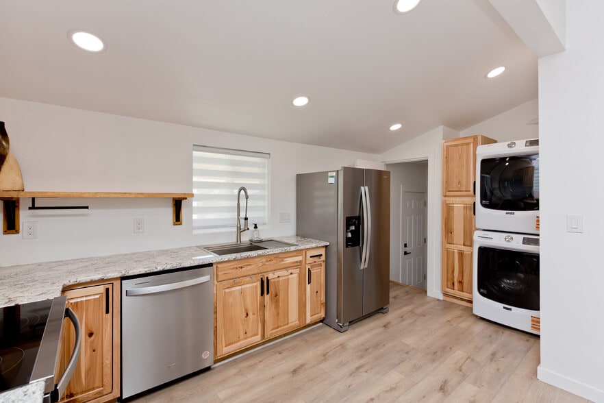 Building Photo - 241 Gunnison Ave