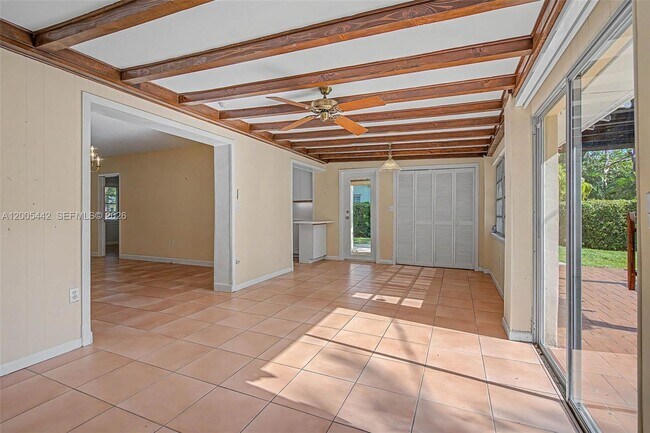 Building Photo - 8115 SW 63rd Pl