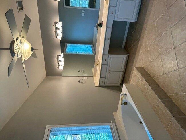 Building Photo - 740 Cirrus Dr