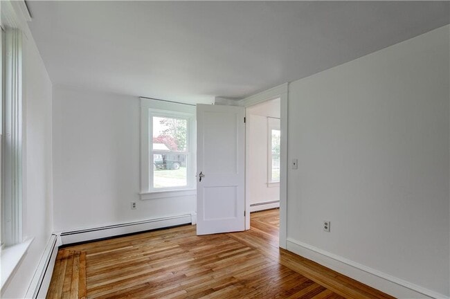 Building Photo - 44 Paquins Ln