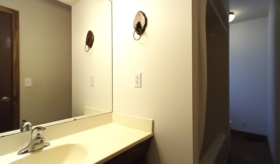 Main Level Bathroom - 1224 Dean St