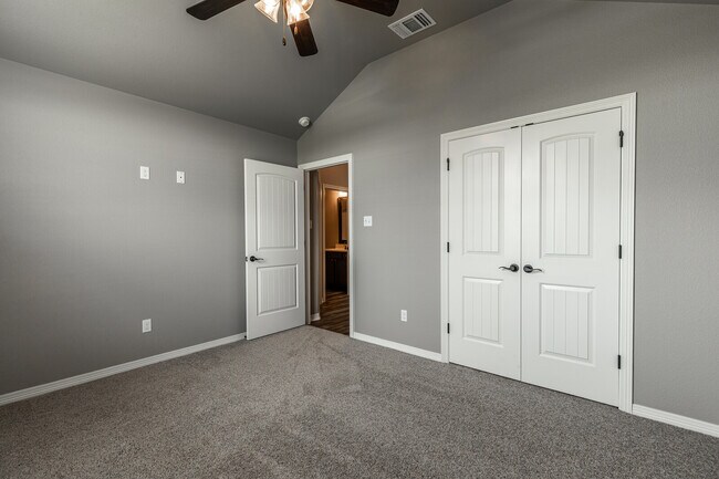 Building Photo - 222 Sand Flat Ln