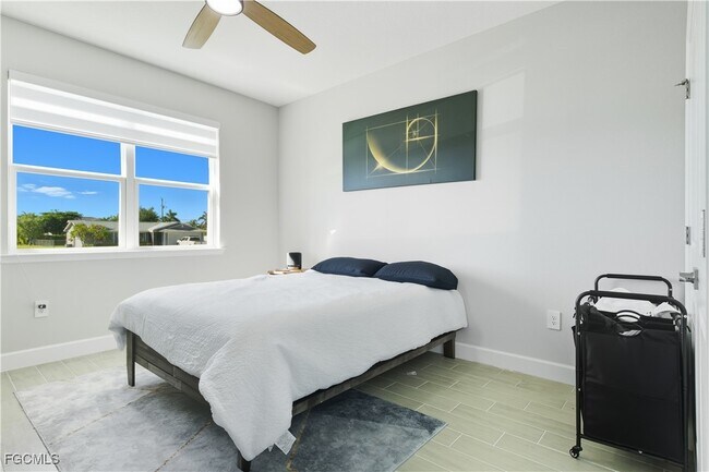 Building Photo - 525 Tropicana Parkway W