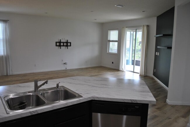 Building Photo - 612 Champion Ridge Dr