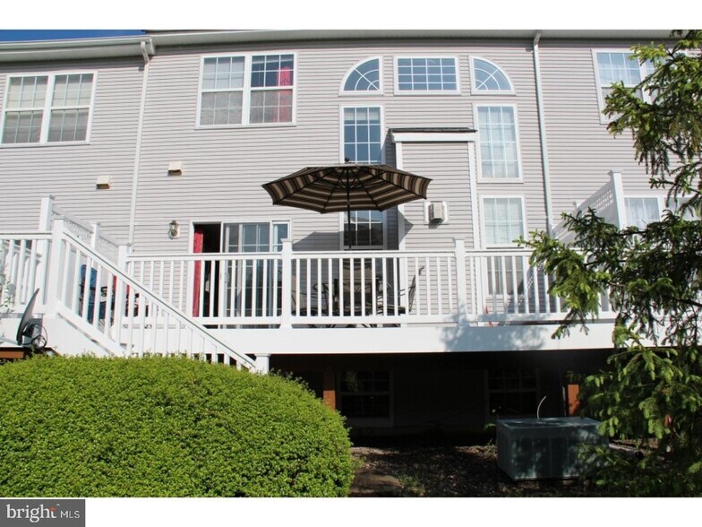 Building Photo - 8 Stafford Dr