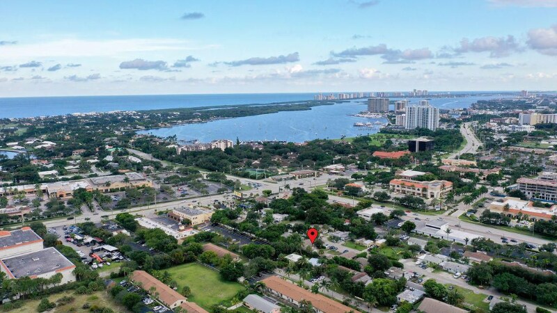 Building Photo - 1883 Smith Dr