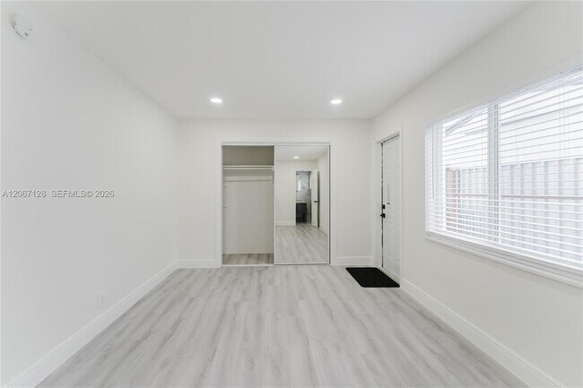 Building Photo - 481 NE 51st St