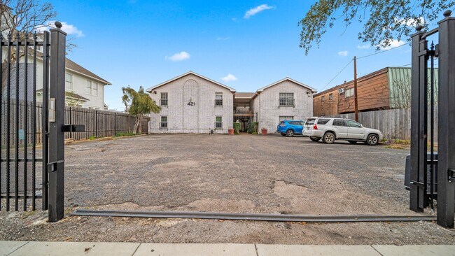 Building Photo - 421 Emerson St