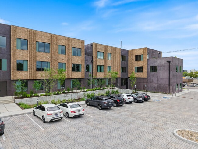 Building Photo - 1090 Haysboro Ave