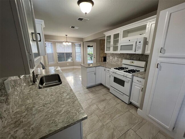 Building Photo - 5909 Avery Island Ave