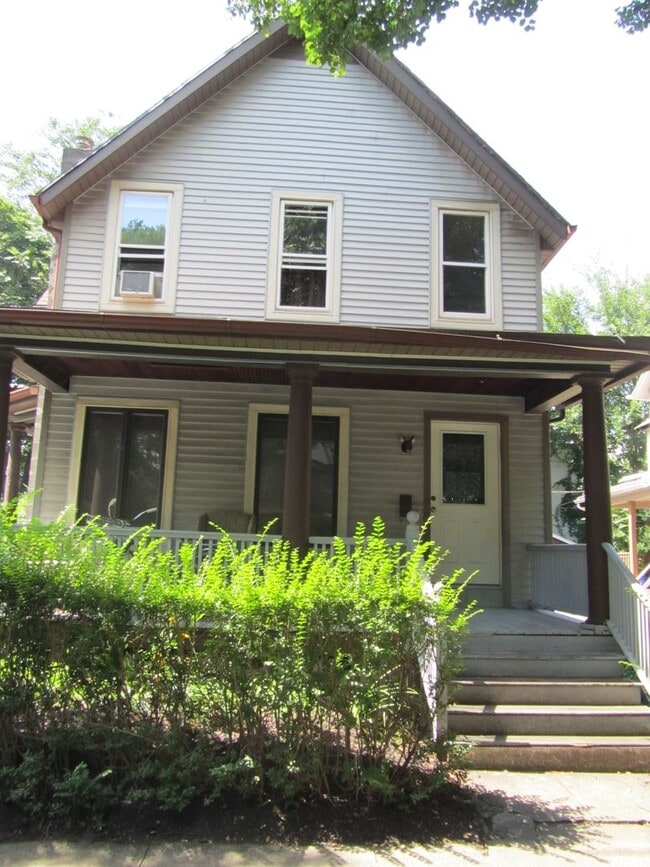 Primary Photo - 33 Delaware St