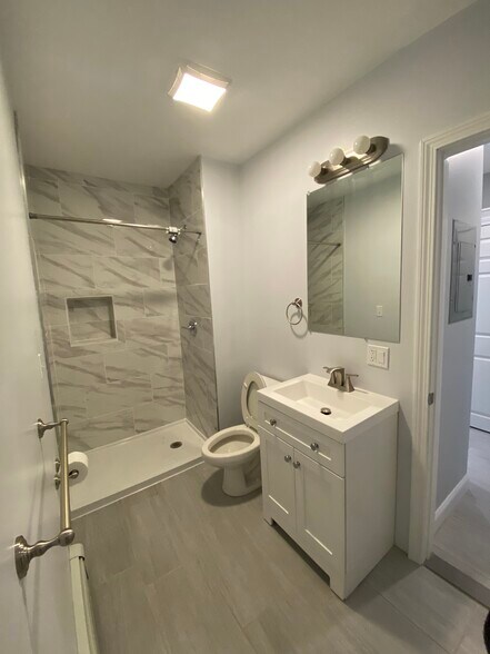 Building Photo - 50 1/2 Gilman St
