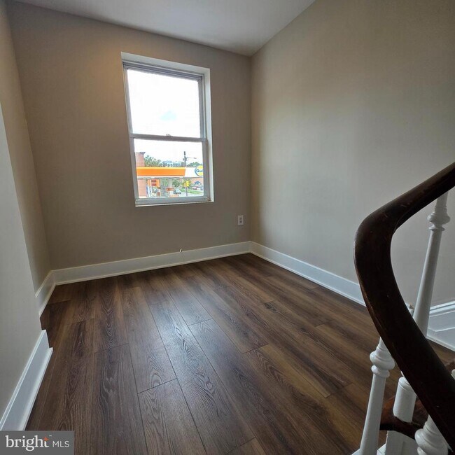 Building Photo - 2217 Spring Garden St