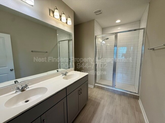 Building Photo - 427 Brandon Lks Dr
