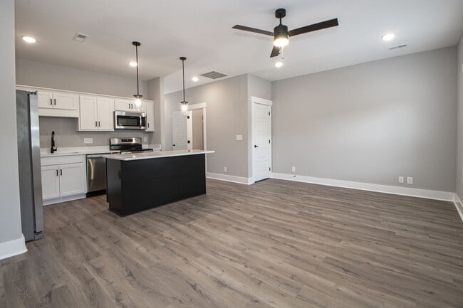 Building Photo - 1603 Jonathan Wade Cir