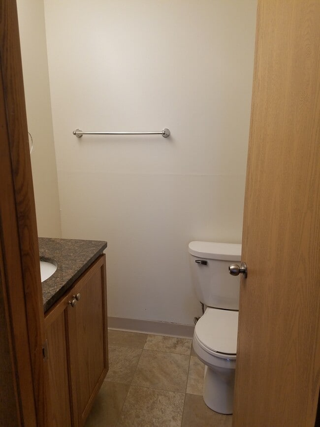 Building Photo - 135 N Peters Ave