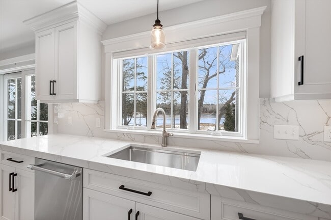 Building Photo - 6 Stanwood Pt