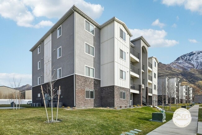 Building Photo - *Blackstone Farms in Provo