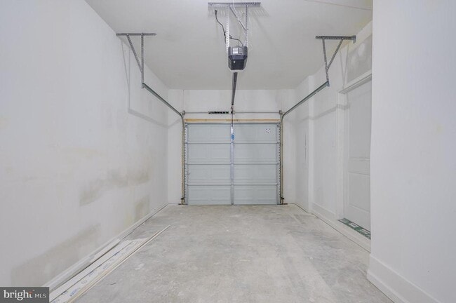 Building Photo - 201 Hillsdale Pl