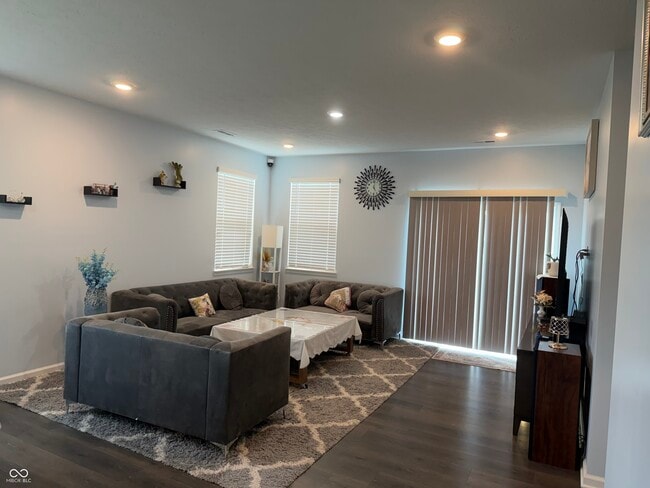 Building Photo - 860 Saddlebrook Farms Blvd