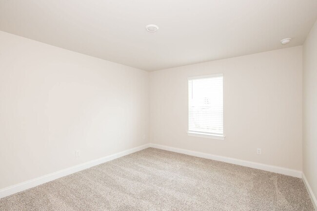 Building Photo - 204 Douglas Bend Rd