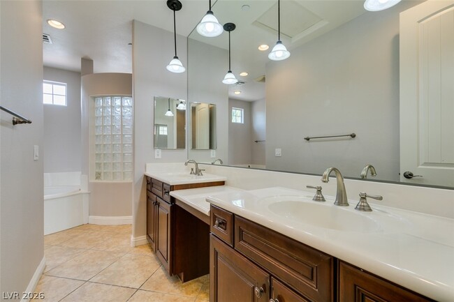 Building Photo - 13 Avenza Dr