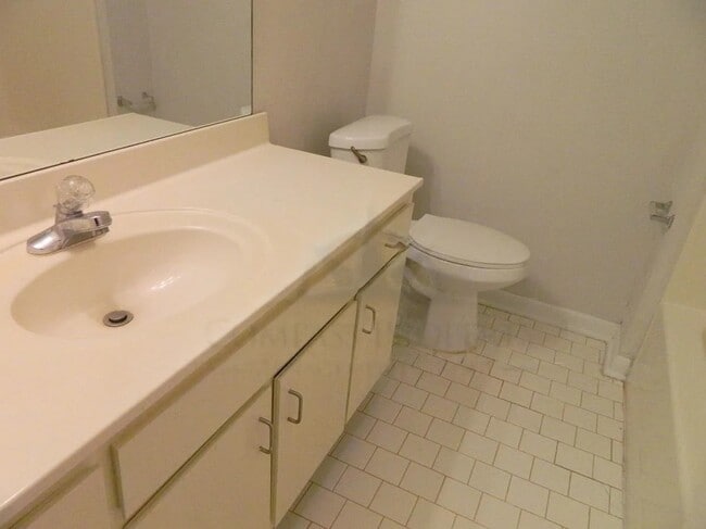 Building Photo - 541 Timber Ridge Ct