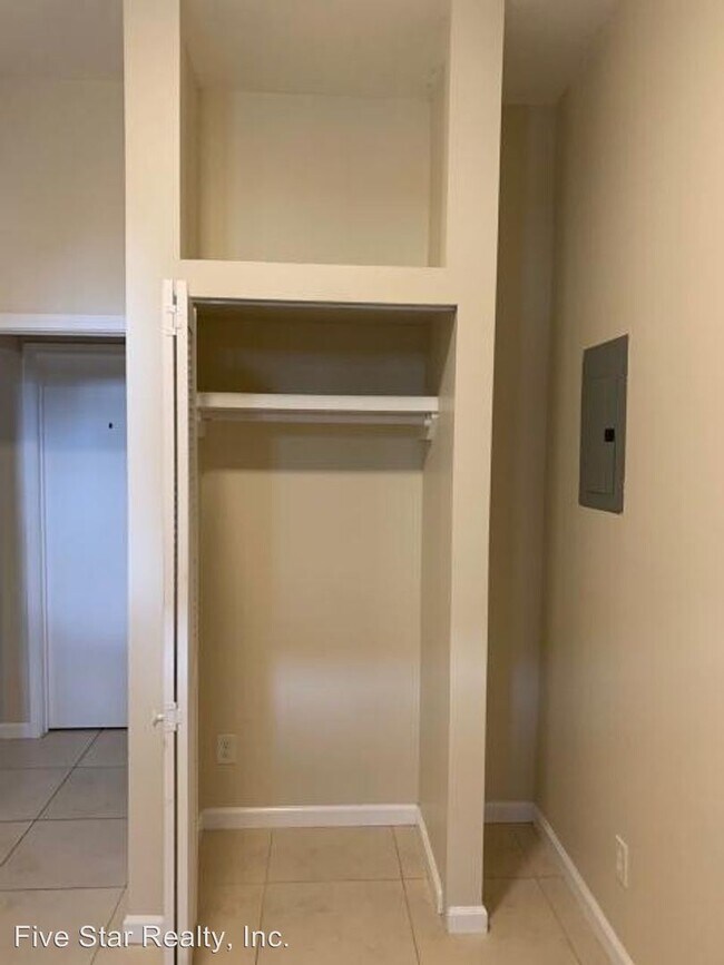 Building Photo - 1 br, 1 bath  - 1625 Liliha Street