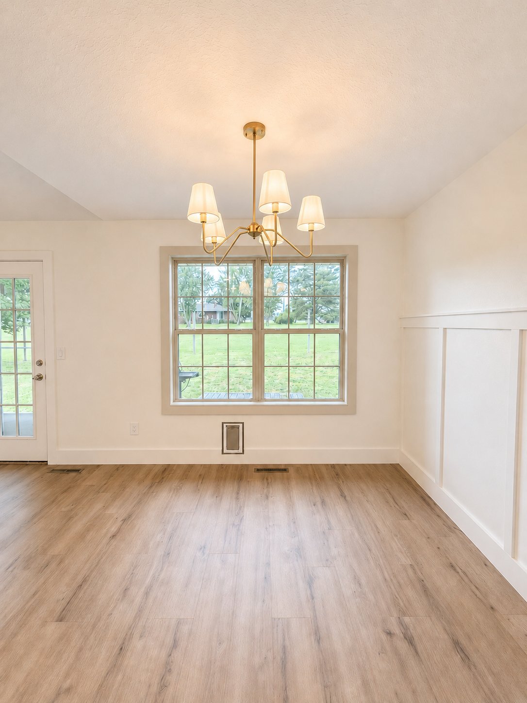 Building Photo - 991 Glen Oaks Dr