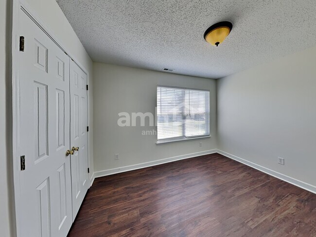 Building Photo - 710 Woodington Ln