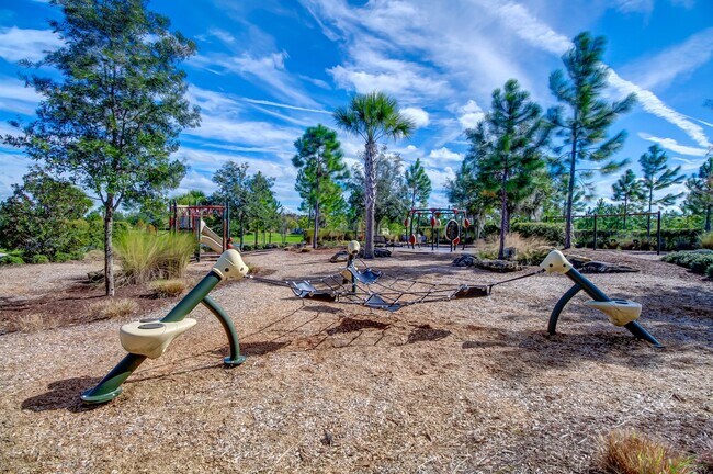 Building Photo - 579 Meadow Creek Dr
