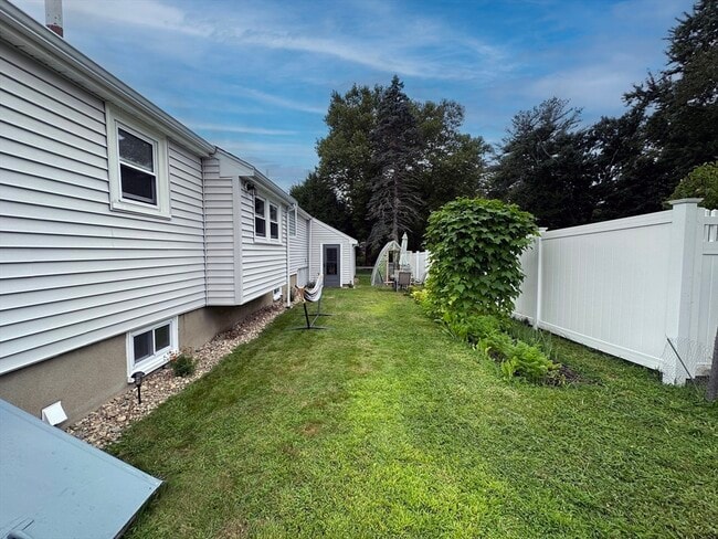 Building Photo - 15 Wayland Rd