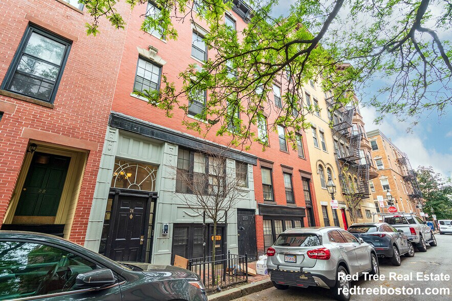 Building Photo - 24 Phillips St