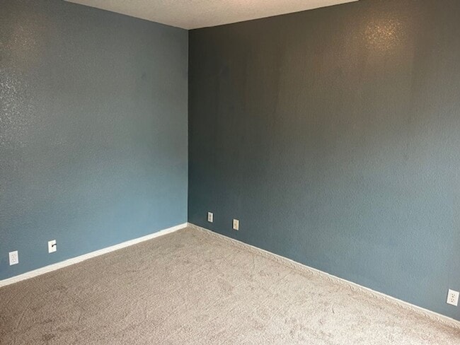 Building Photo - 4361 Poinsettia St