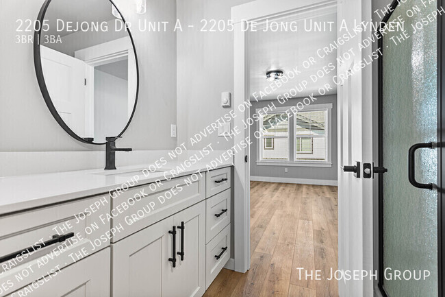 Building Photo - 2205 DeJong Dr
