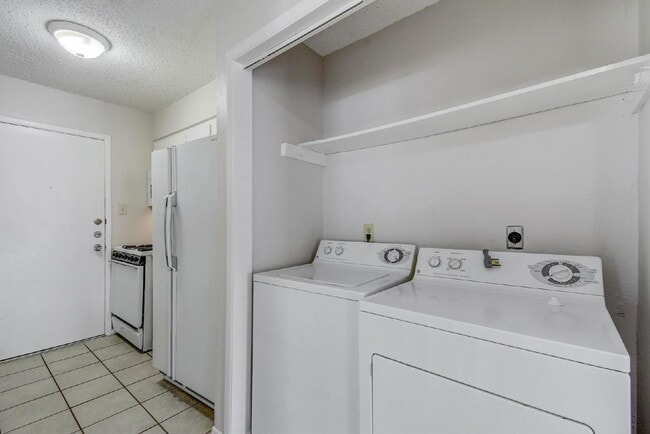 Building Photo - 4806 Russet Hill Dr