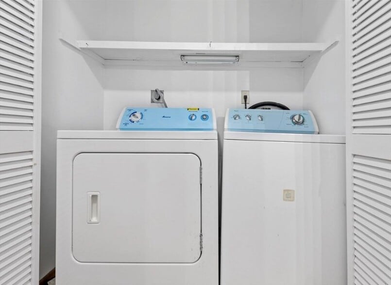 WASHER/DRYER - 38 Rocky Nook
