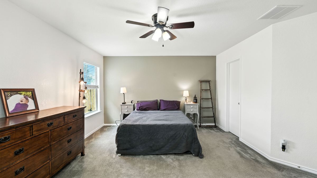 Building Photo - 208 Gatewood Clf