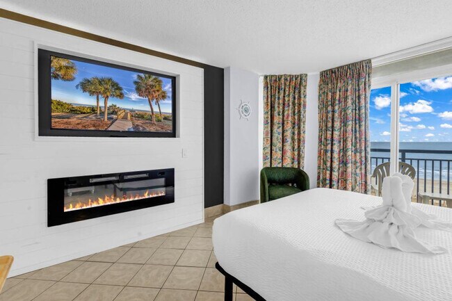 Building Photo - 647 N Creekside Dr