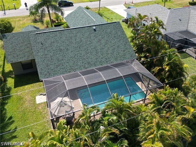 Building Photo - 3749 SW 1st Pl