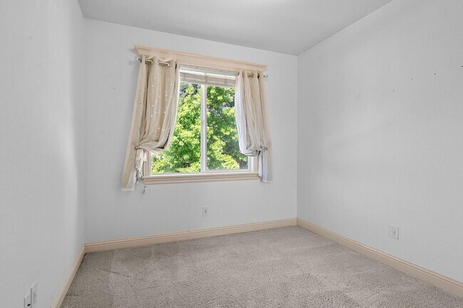 Building Photo - 8204 Ashcrest Ln