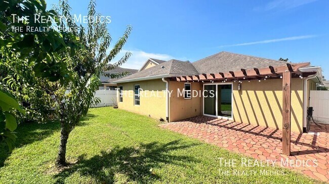 Building Photo - 1221 Bassano Way