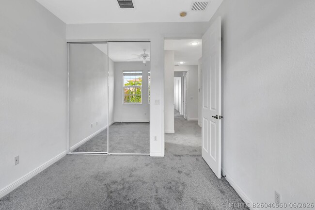 Building Photo - 838 NW 83rd Ln