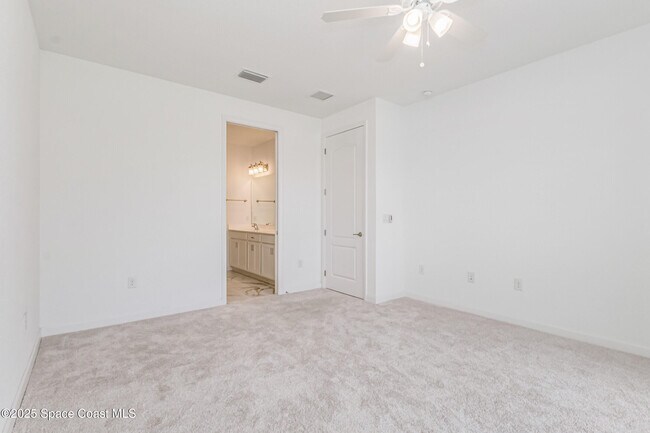 Building Photo - 2490 Treasure Cay Ln