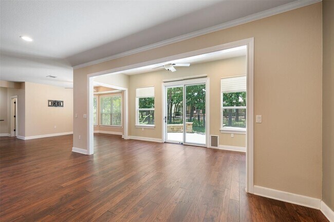 Building Photo - 202 River Rock Dr