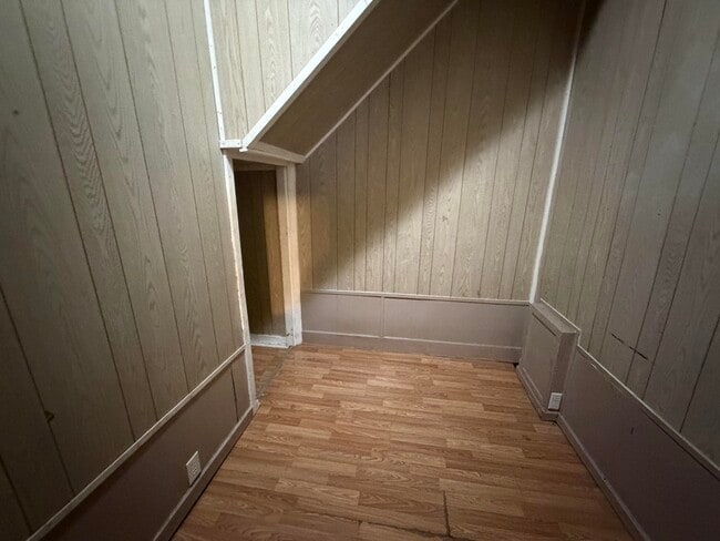 Building Photo - 12 Beard-S