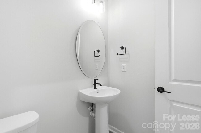 Building Photo - 615 Myrick Aly