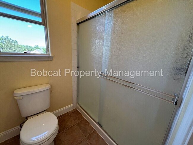 Building Photo - 1231 Flintwood Dr